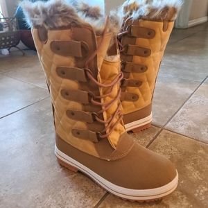 Snow boots